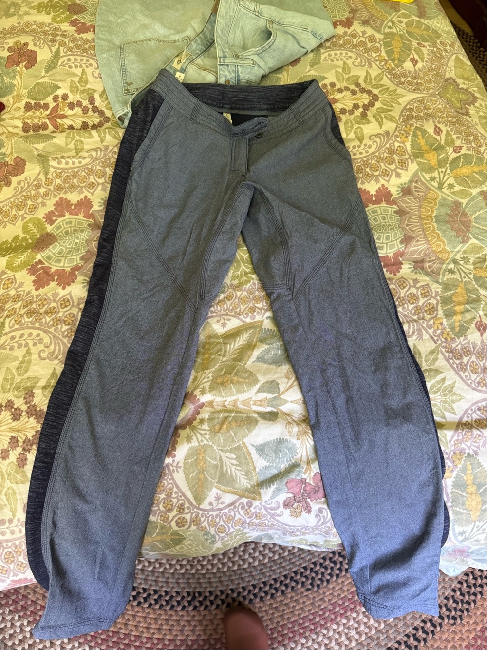 lululemon athletica Denim-look Pants with Navy Waistband size 6